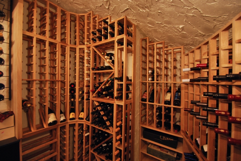 Poplar wood wine cellar